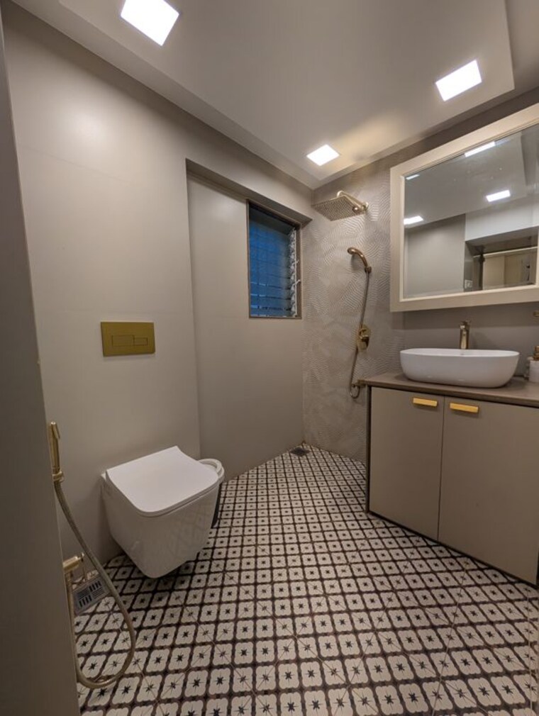 Bathroom, maker-tower 3.5 Bedroom 1350 Sq.Ft. Apartment In Cuffe Parade Mumbai 10597717