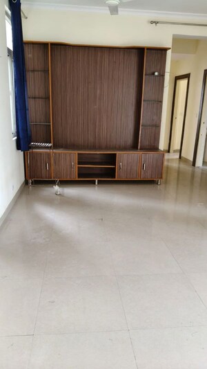 3.5 BHK Apartment For Rent in Rohtas Plot, Gomti Nagar