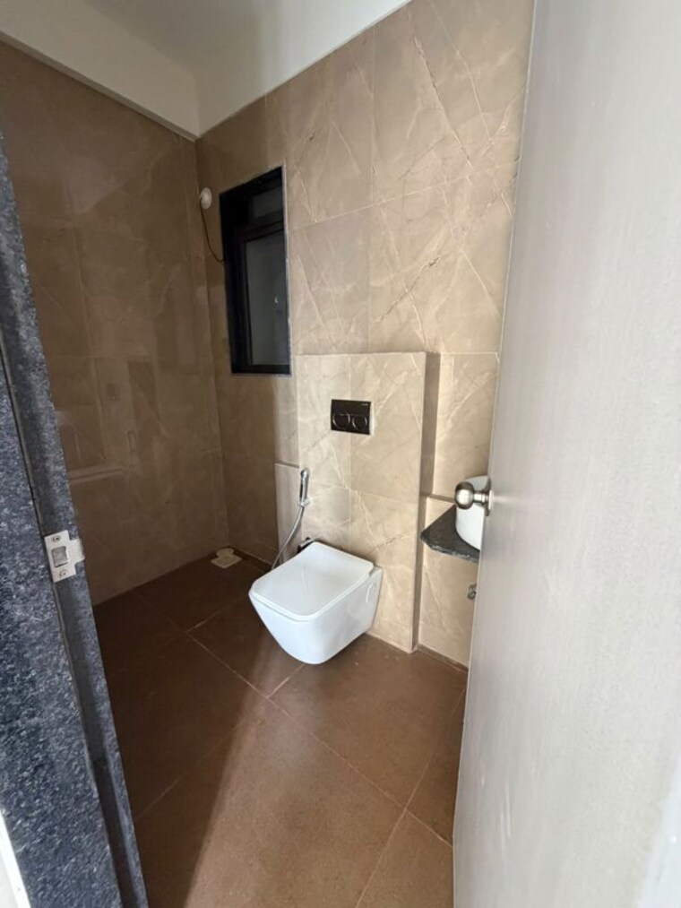Bathroom, dhamji-shamji-mahavir-spring-tulip-phase-1 2 Bedroom 708 Sq.Ft. Apartment In Pokhran Road No Two Thane 10630744