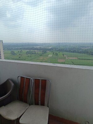 Team Area in 3 BHK Apartment at Raj Nagar Extension – for Rent
