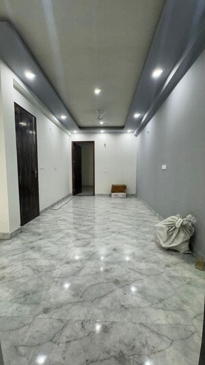 Room in 2 BHK Builder Floor at Chattarpur – for Rent