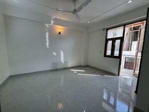 Room in 2 BHK Apartment at Chattarpur – for Rent