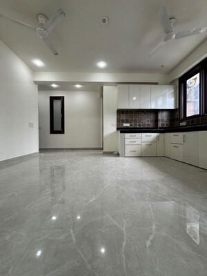 Room in 2 BHK Apartment at Chattarpur – for Rent