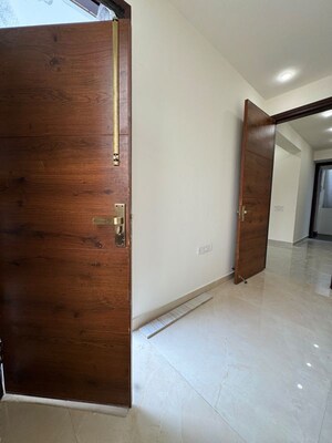 Room in 2 BHK Apartment at Chattarpur – for Rent