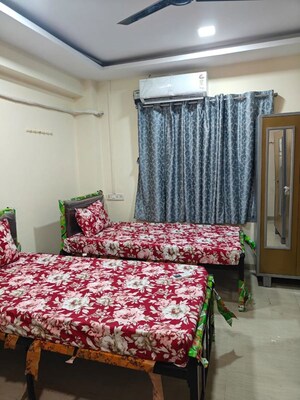 Bedroom in  Pg at Naupada – for Rent