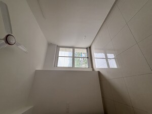 Room in 2 BHK Apartment at Lodha Amara, Kolshet Road – for Rent