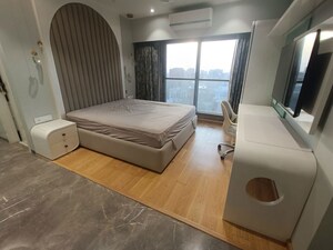 Bathroom in 4 BHK Apartment at Ekta Trinity, Santacruz West – for Rent