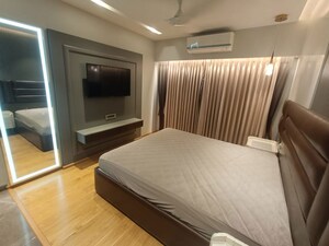 Bedroom in 4 BHK Apartment at Ekta Trinity, Santacruz West – for Rent