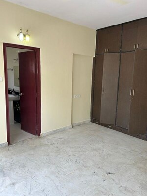 Room in 3 BHK Apartment at Richmond Premier, Richmond Road – for Rent