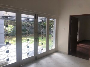 Room in 3 BHK Independent House at Earls Court, Brigade Road – for Rent