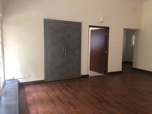 Room in 3 BHK Independent House at Earls Court, Brigade Road – for Rent