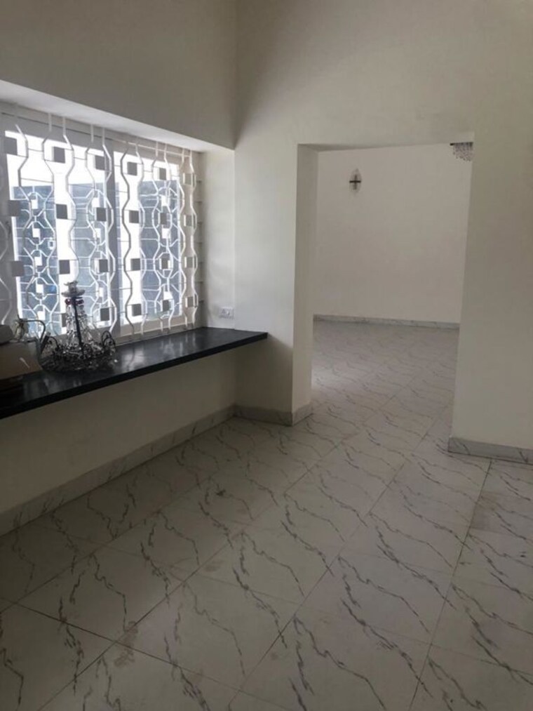 Room, earls-court 3 Bedroom 4250 Sq.Ft. Independent House In Brigade Road Bangalore 10569424