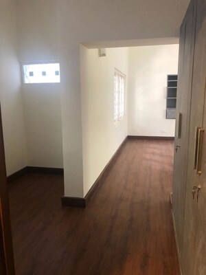 Room in 3 BHK Independent House at Earls Court, Brigade Road – for Rent