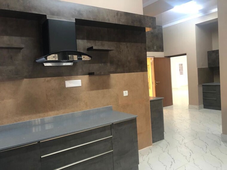 Kitchen, earls-court 3 Bedroom 4250 Sq.Ft. Independent House In Brigade Road Bangalore 10569424