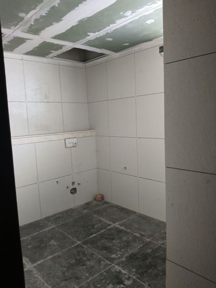 Bathroom, embassy-icon Commercial Office Space 20000 Sq.Ft. In Infantry Road Bangalore 10491454