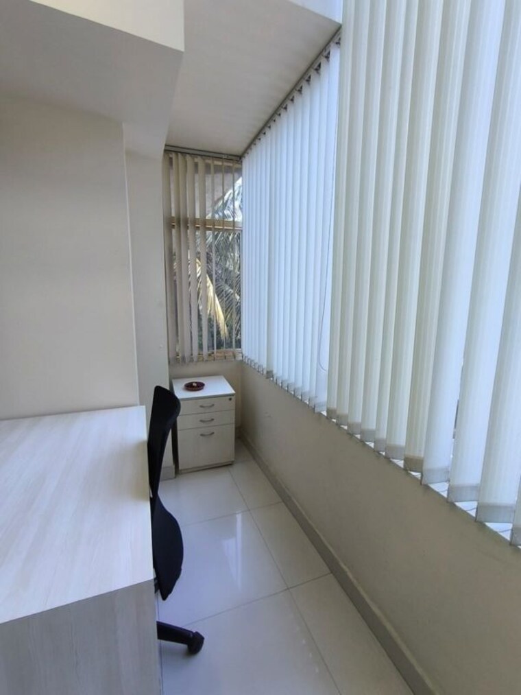 Balcony, embassy-icon Commercial Office Space 2800 Sq.Ft. In Infantry Road Bangalore 10505064