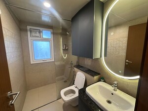 Bathroom in 3 BHK Apartment at Prestige Fairfield, Rmv 2nd Stage – for Rent