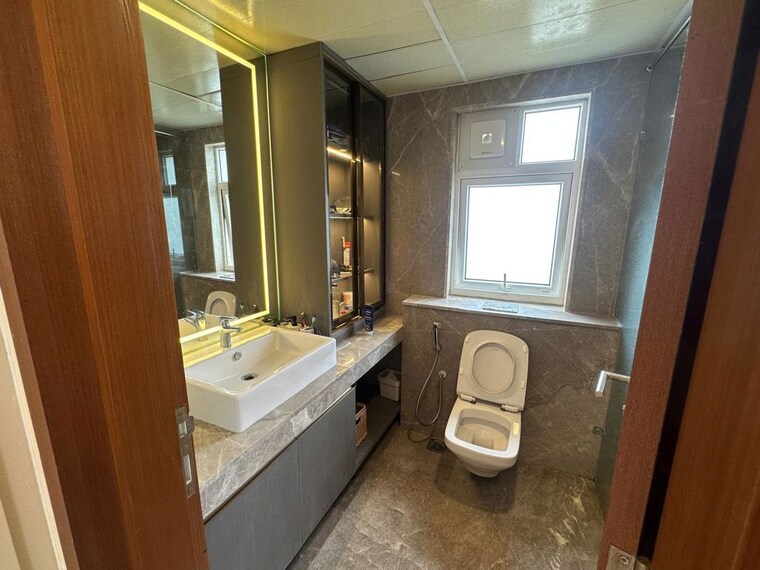 Bathroom, prestige-fairfield 3 Bedroom 1959 Sq.Ft. Apartment In Rmv 2nd Stage Bangalore 10505080