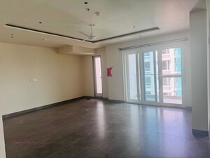 Room in 5 BHK Apartment at K Raheja Corp Vivarea, Koramangala – for Rent