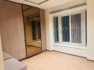 Room in 5 BHK Apartment at K Raheja Corp Vivarea, Koramangala – for Rent