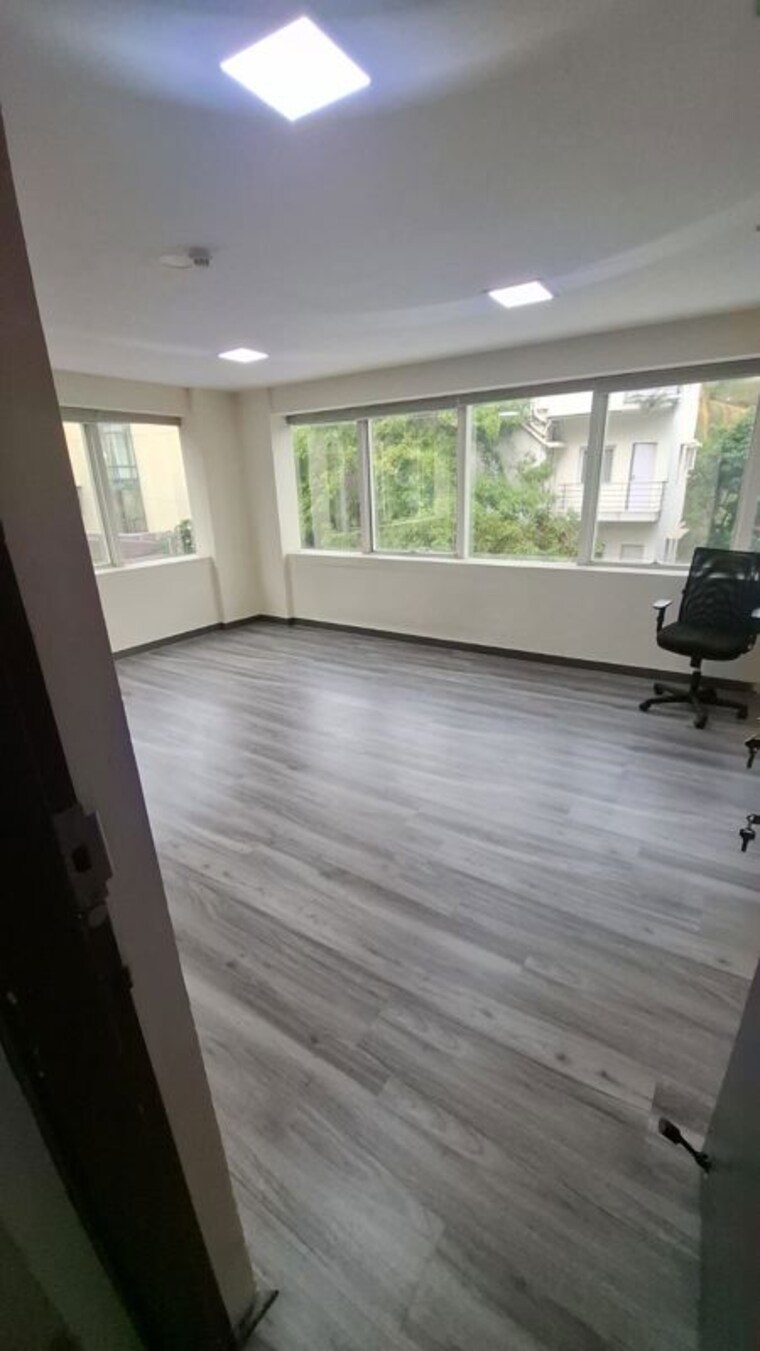 Room, richmond town Commercial Office Space 6800 Sq.Ft. In Richmond Town Bangalore 10456512