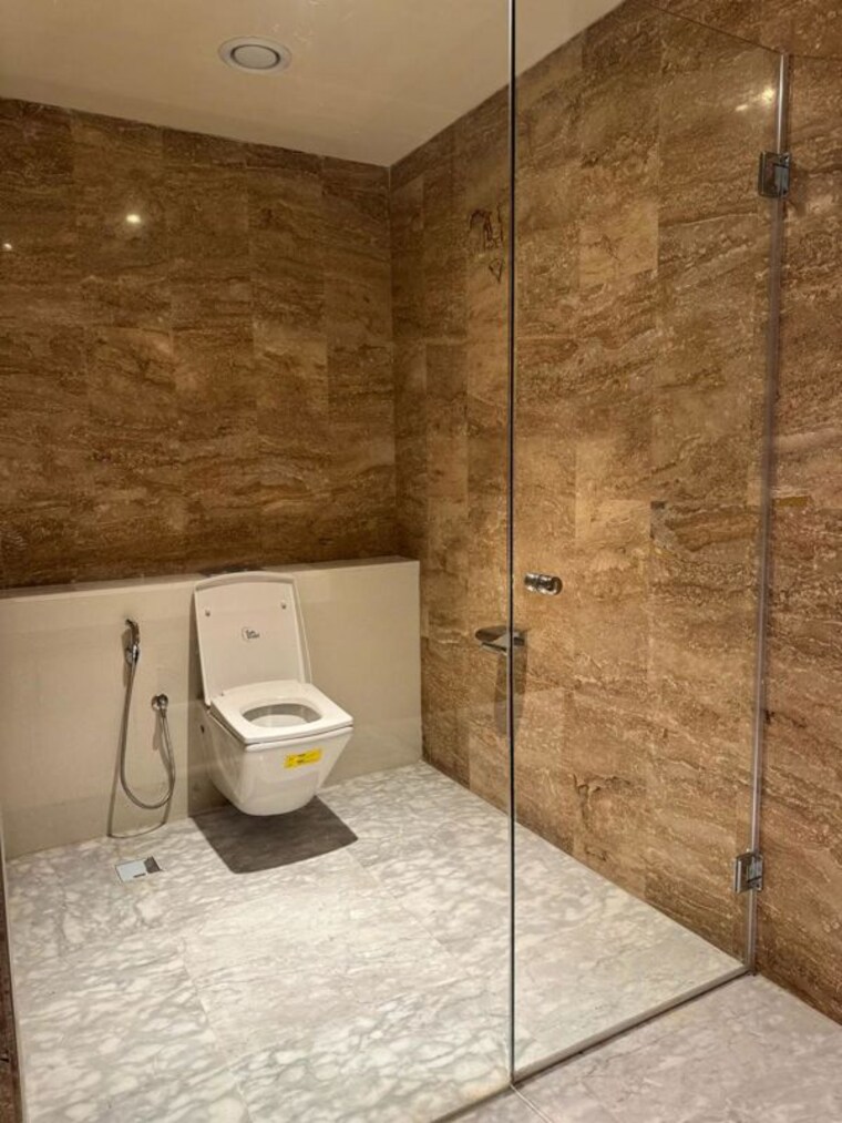 Bathroom, embassy-lake-terrace 4 Bedroom 4444 Sq.Ft. Apartment In Hebbal Bangalore 10390528