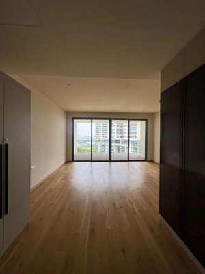 Room in 4 BHK Apartment at Embassy Lake Terrace, Hebbal – for Rent