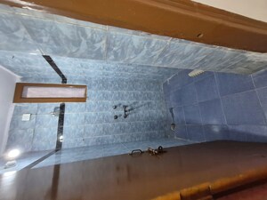 Bathroom in 2.5 BHK Apartment at Mayur Vihar – for Rent