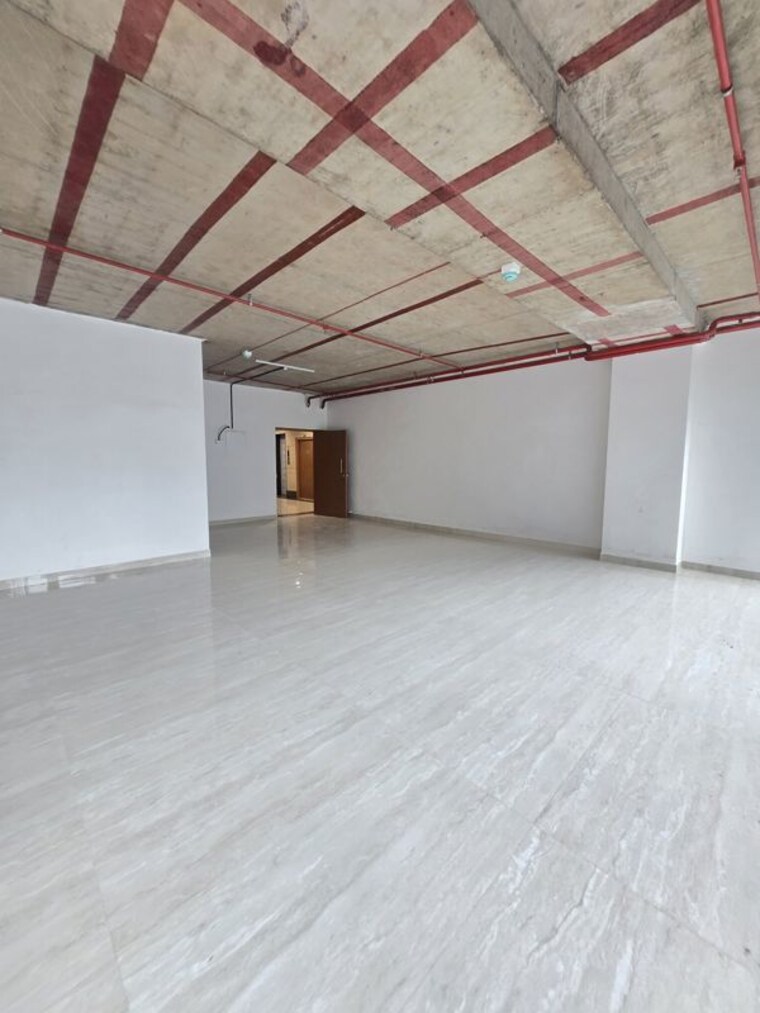 Room, goregaon east Commercial Office Space 1237 Sq.Ft. In Goregaon East Mumbai 10630864