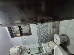 Washroom in 3.5 BHK Builder Floor at Mayur Vihar – for Sale