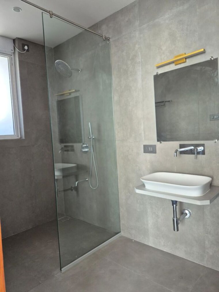 Bathroom, vraj-tiara 3 Bedroom 1160 Sq.Ft. Apartment In Worli Mumbai 10630873
