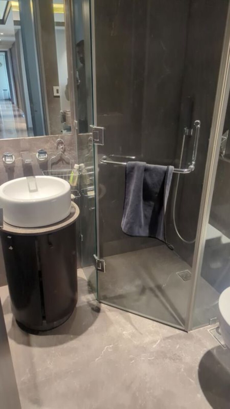 Bathroom, lodha-trump-tower 4 Bedroom 1600 Sq.Ft. Apartment In Worli Mumbai 10630876