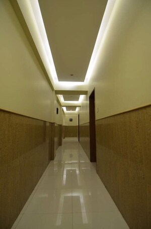 Building Lobby in 6+ BHK Builder Floor at Budhwar Peth – for Rent