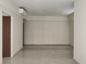 Room in 3 BHK Apartment at Lodha Sterling, Kolshet Road – for Rent