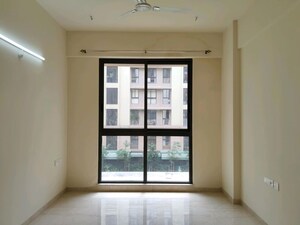 Room in 3 BHK Apartment at Lodha Sterling, Kolshet Road – for Rent