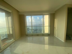 Room in 6+ BHK Apartment at Vraj Tiara, Worli – for Sale