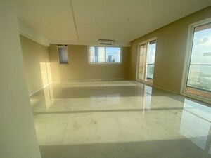 Bathroom in 6+ BHK Apartment at Vraj Tiara, Worli – for Sale