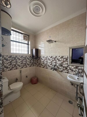 Team Area in 2 BHK Builder Floor at Sector 21 – for Rent
