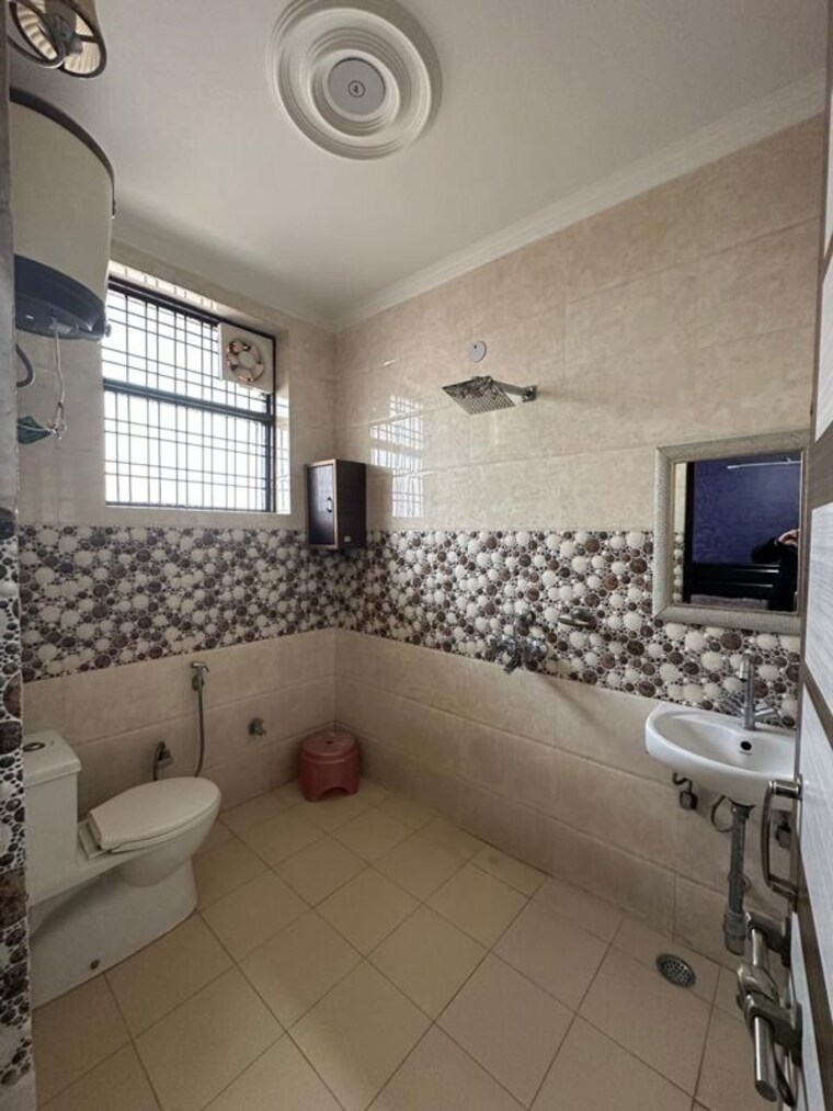Team Area, sector 21 2 Bedroom 2250 Sq.Ft. Builder Floor In Sector 21 Gurgaon 10630898