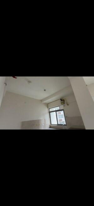 Room in 1 BHK Apartment at Piramal Vaikunth A Class Homes, Balkum Pada – for Rent
