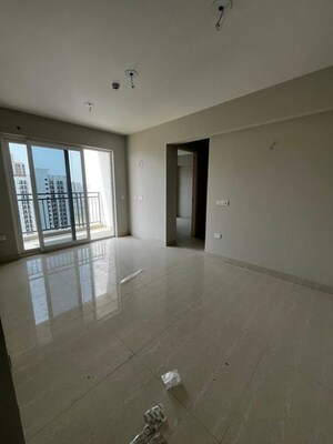 Room in 5 BHK Apartment at Logix Blossom County, Sector 137 – for Rent