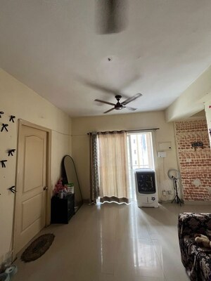 2 BHK Apartment For Rent in Logix Blossom County, Sector 137