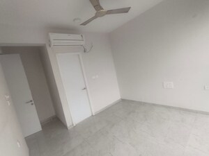 Room in 1 RK Apartment at Tata Serein, Pokhran Road No Two – for Rent