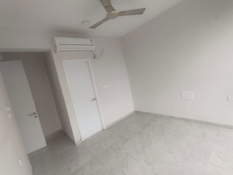 Room, tata-serein 1 RK 476 Sq.Ft. Apartment In Pokhran Road No Two Thane 10630953