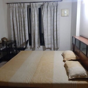 Bedroom in 2 BHK Apartment at Hiranandani Meadows, Manpada – for Rent