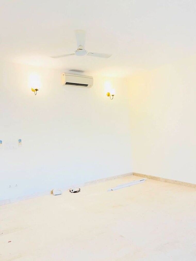 Room, emaar-emerald-floors-premier 3 Bedroom 1975 Sq.Ft. Apartment In Sector 65 Gurgaon 10630983
