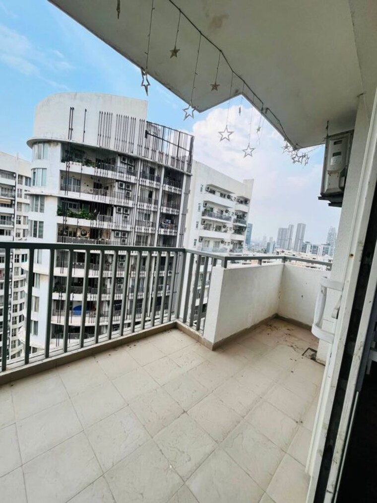 Exterior View, emaar-emerald-floors-premier 3 Bedroom 1975 Sq.Ft. Apartment In Sector 65 Gurgaon 10630983