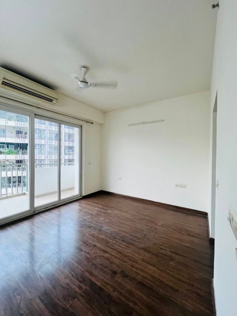 Room, emaar-emerald-floors-premier 3 Bedroom 1975 Sq.Ft. Apartment In Sector 65 Gurgaon 10630983