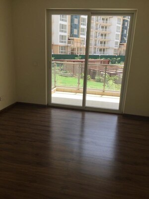 Room in 4 BHK Apartment at Emaar Palm Terraces Select, Sector 66 – for Rent
