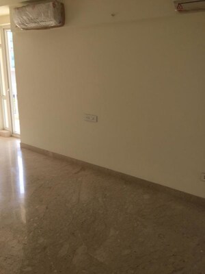 Room in 4 BHK Apartment at Emaar Palm Terraces Select, Sector 66 – for Rent